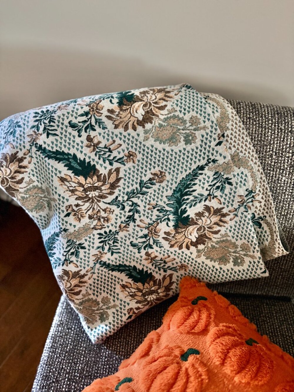 Vintage throw/table cloth